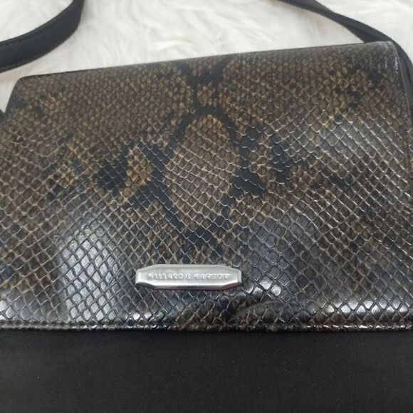 HILLARD and HANSON FAUX SNAKESKIN CROSSBODY - Picture 4 of 16